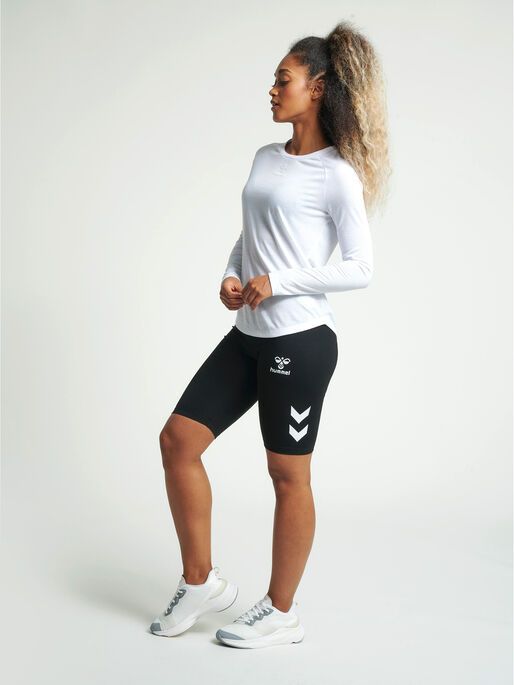 hmlVANJA T-SHIRT L/S, WHITE, model
