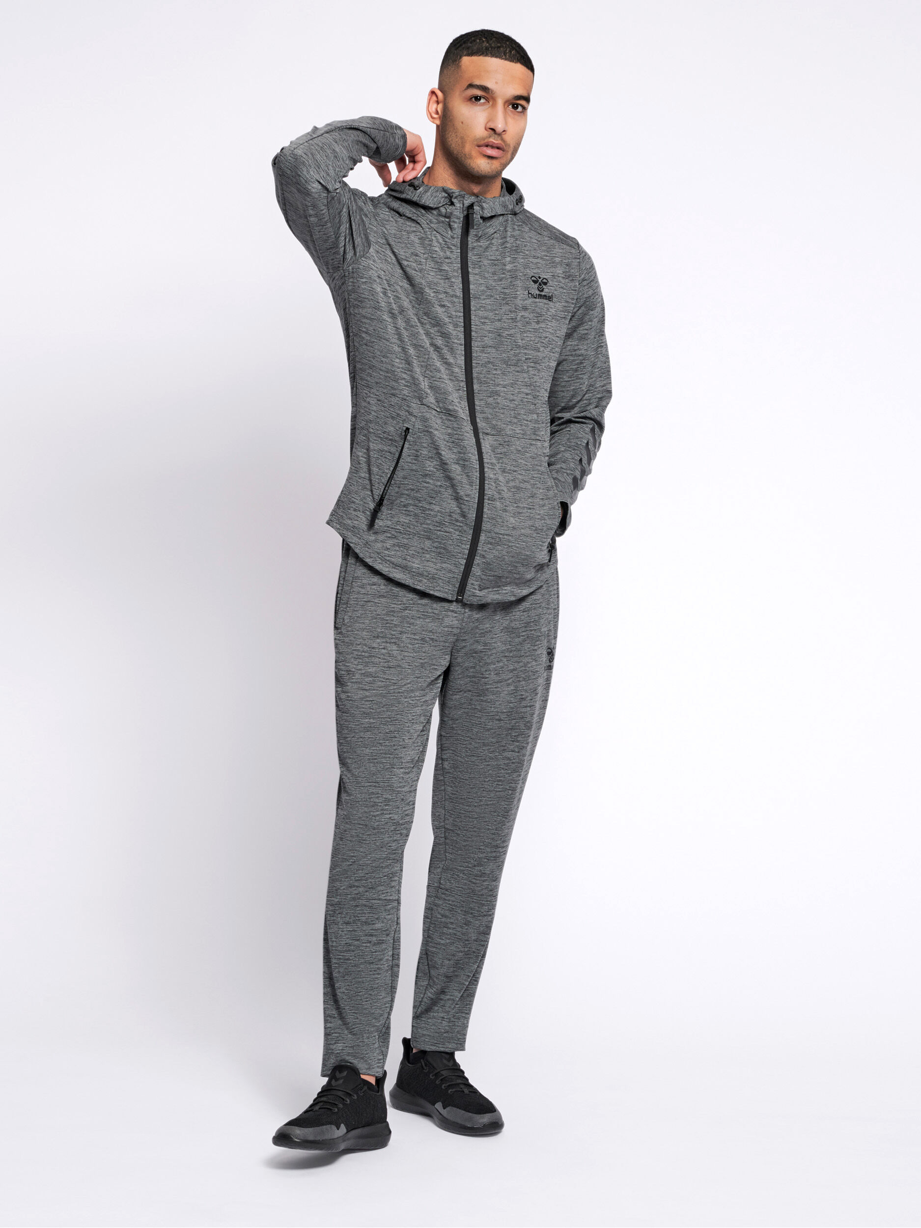 Hummel august zip on sale hoodie