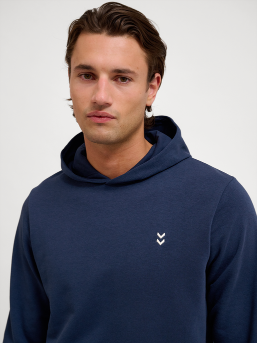 hmlPULSE SWEAT HOODIE, DRESS BLUES, model