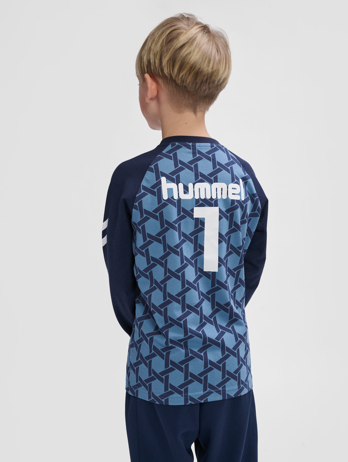 hmlPS T-SHIRT L/S, CAPTAIN'S BLUE, model