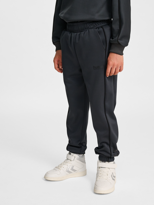 hmlJR INTERLOCK ADJUST PANTS, EBONY, model