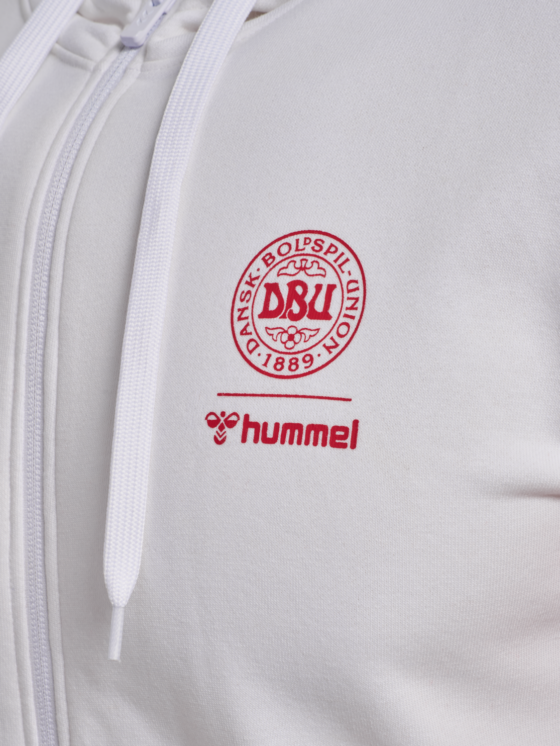 DBU 26 FAN RED-WHITE ZIP HOOD, WHITE/TANGO RED, packshot