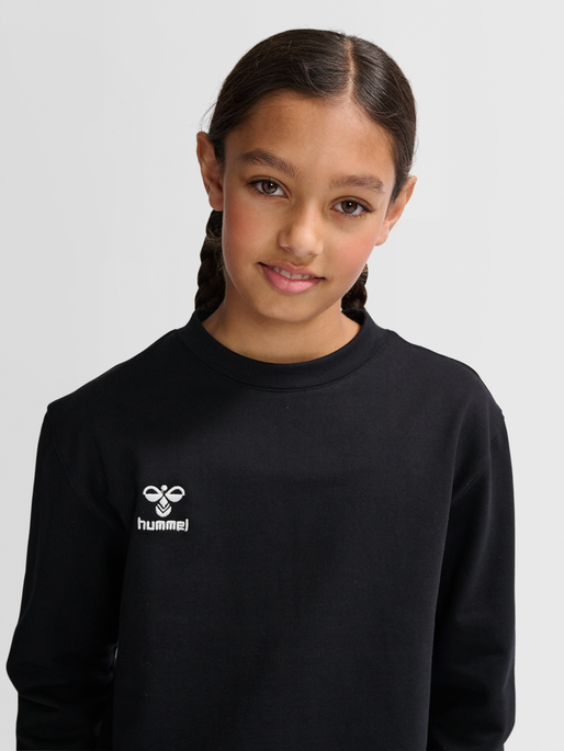 hmlGO 2.0 SWEATSHIRT KIDS, BLACK, model