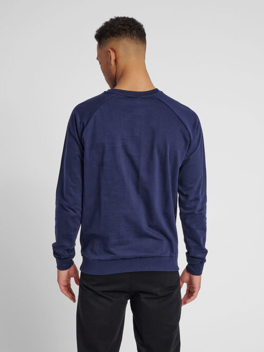 HUMMEL GO COTTON LOGO SWEATSHIRT, MARINE, model