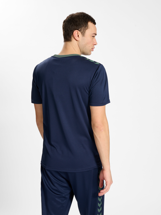 hmlSTALTIC POLY JERSEY S/S, 7209, model