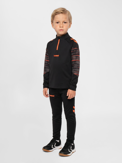 hmlBLAZE PRO TRAINING PANTS KIDS, BLACK/ORANGE, model