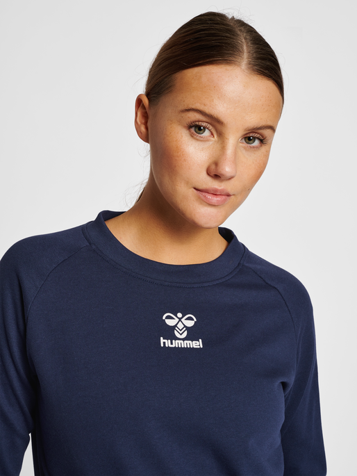 hmlICONS WOMAN SWEATSHIRT, PEACOAT, model