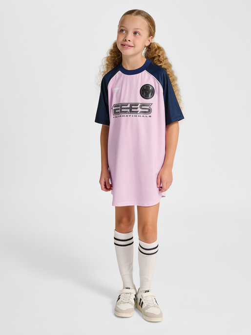 hmlJR LOOSE TIGER SOCCER DRESS S/S, ROSEATE SPOONBILL, model