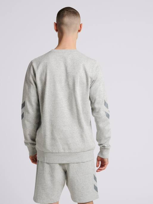 hmlLEGACY SWEATSHIRT, GREY MELANGE, model