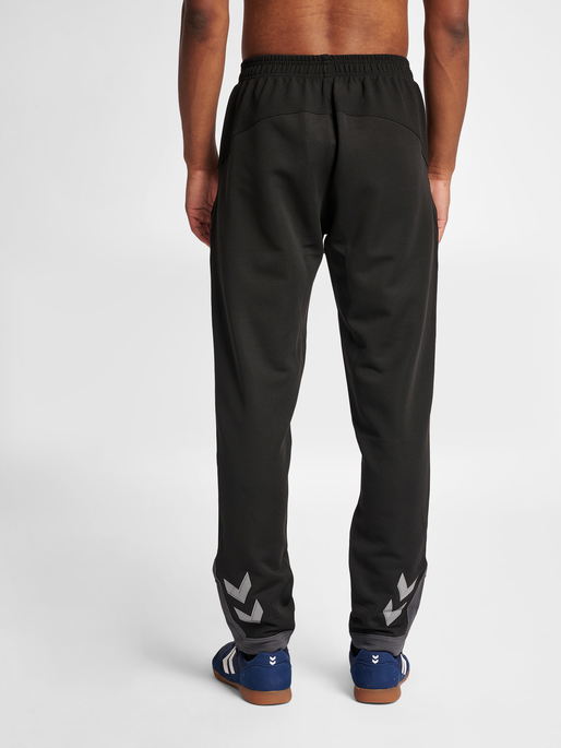 hmlLEAD POLY PANTS, BLACK, model