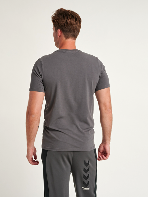 hmlSIGGE T-SHIRT S/S, 1025, model