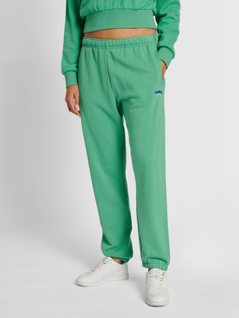 hmlLGC SHAI REGULAR PANTS, GREEN SPRUCE, model