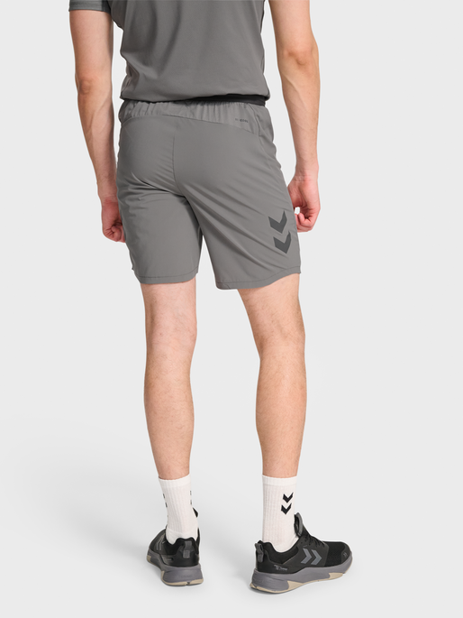 hmlPRO TRAINING SHORTS, STEEL GRAY, model