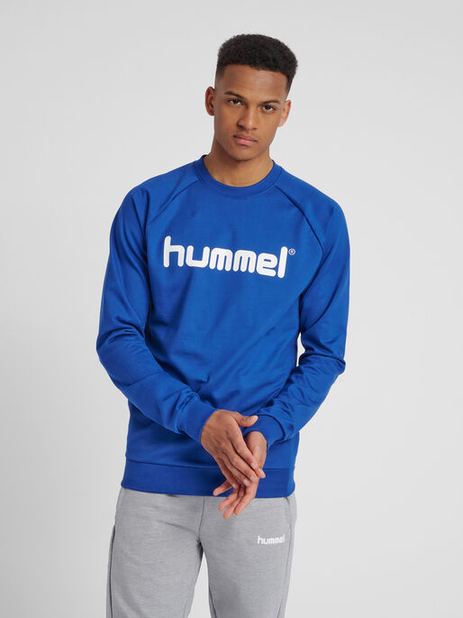 HMLGO COTTON LOGO SWEATSHIRT, TRUE BLUE, model