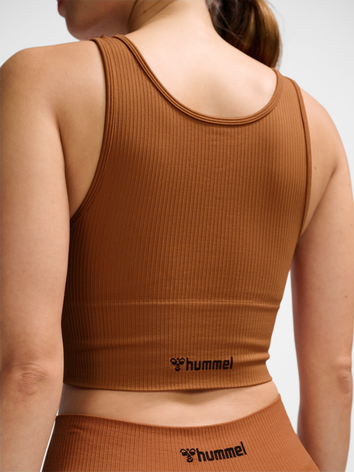 hmlMT ADAPT SEAMLESS REVERSIBLE TOP, MOCHA BISQUE, model