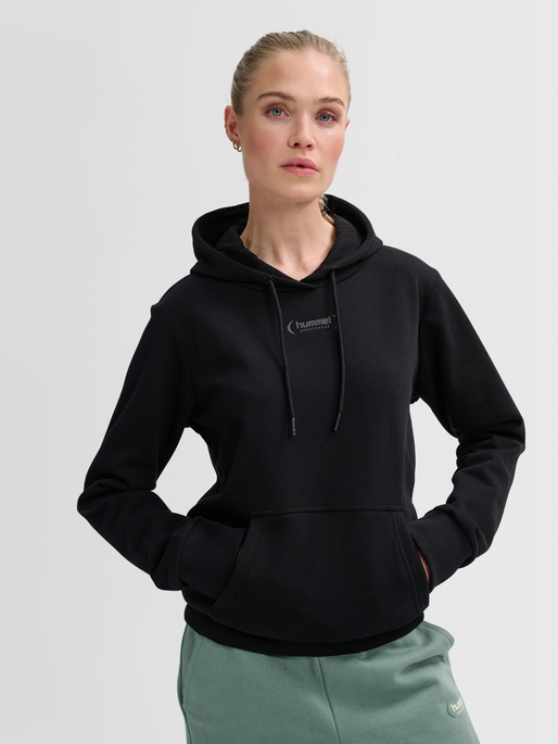 hmlPAOLA REGULAR HOODIE, BLACK, model