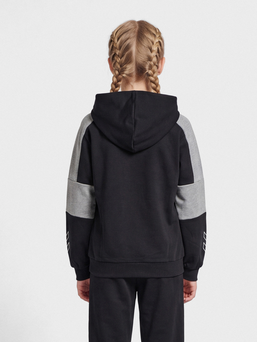 hmlBOXLINE HOODIE, BLACK, model