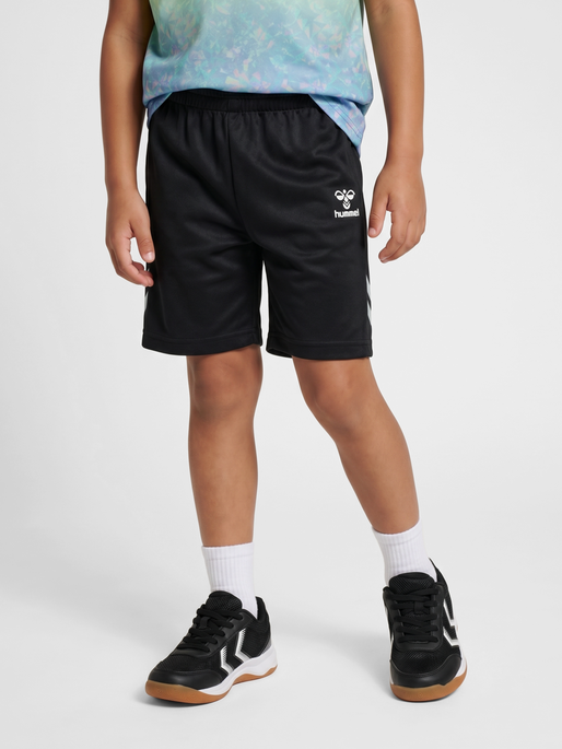 hmlSHIMMER SHORTS, BLACK, model