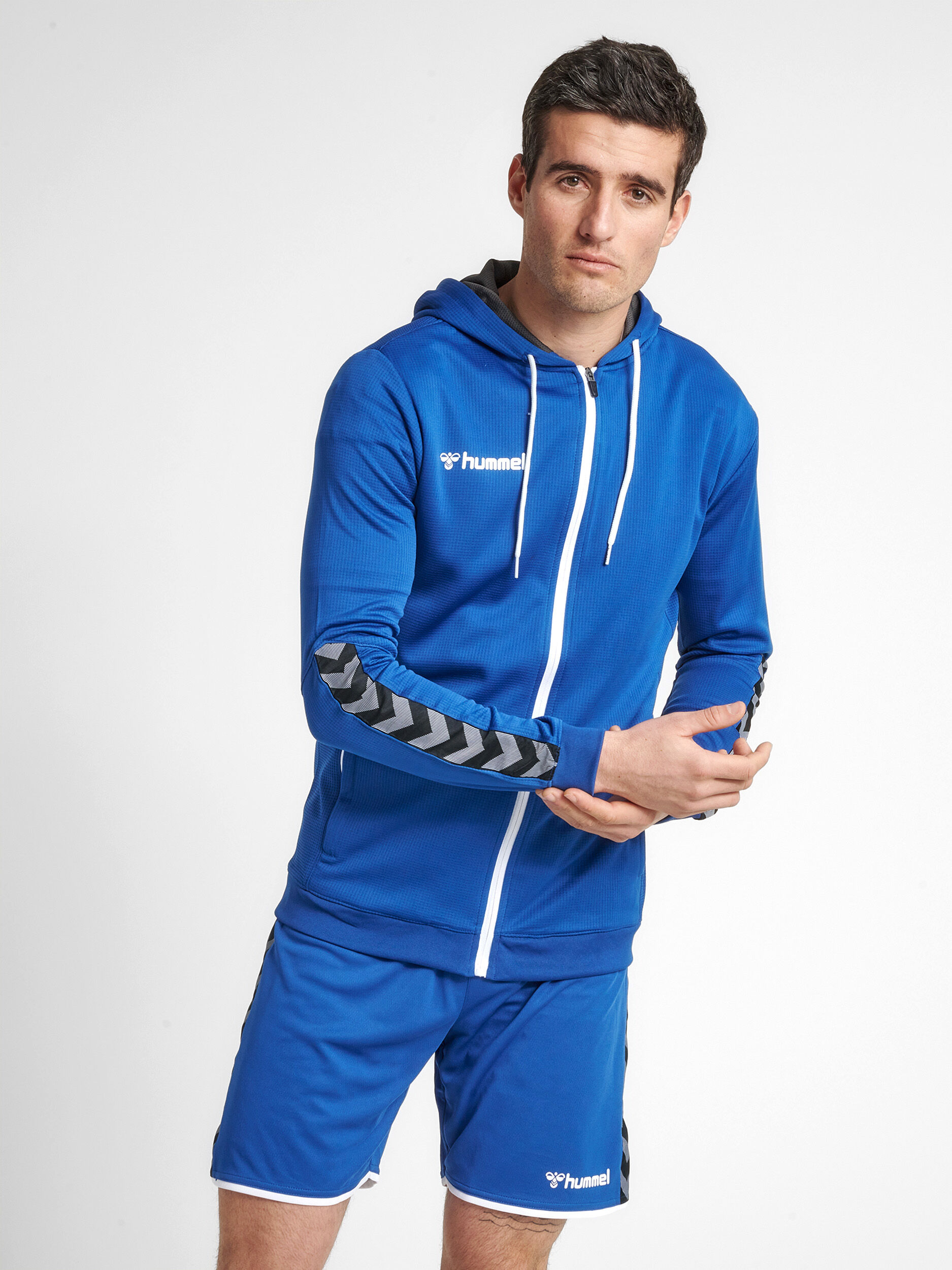 Hummel on sale hoodie zip