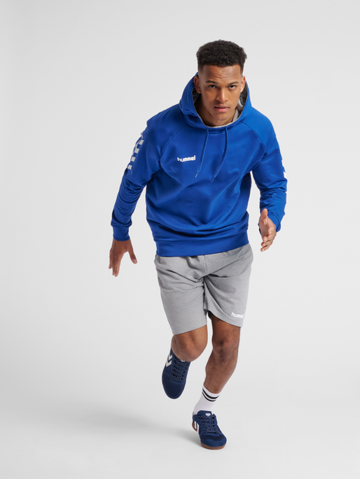 HUMMEL GO COTTON HOODIE, TRUE BLUE, model