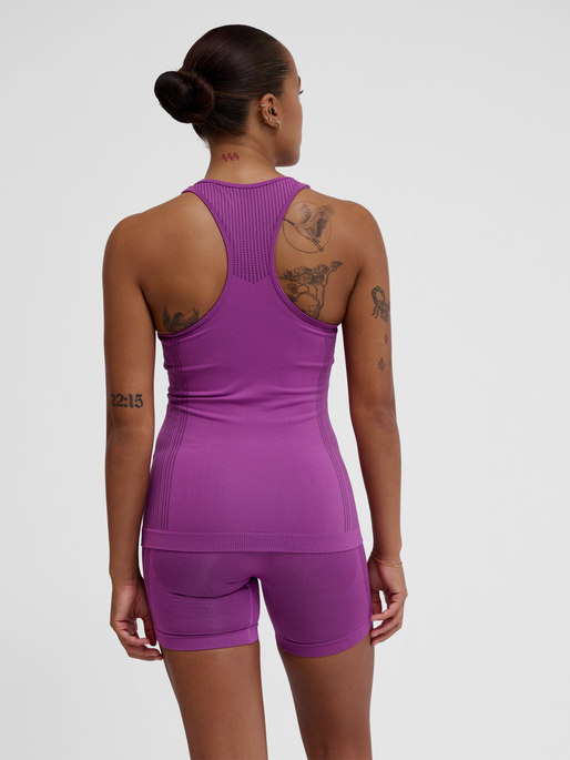 hmlMT SHAPING SEAMLESS TANKTOP, CATTLEYA ORCHID, model