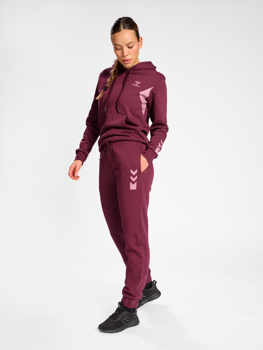 Hummel joggers top