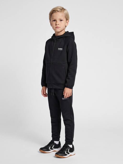 hmlJR TECH FLEECE ZIP HOODIE, BLACK, model