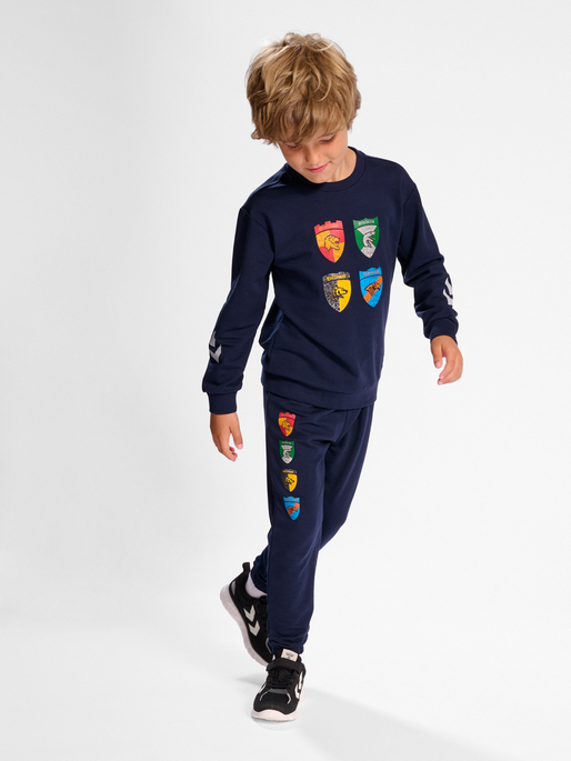 hmlHARRY POTTER TRACKSUIT, BLACK IRIS, model