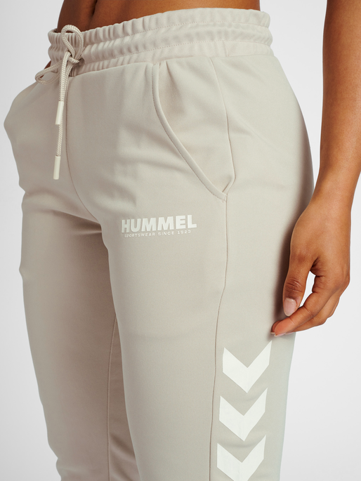 hmlLEGACY POLY WOMAN REGULAR PANTS, PUMICE STONE, model