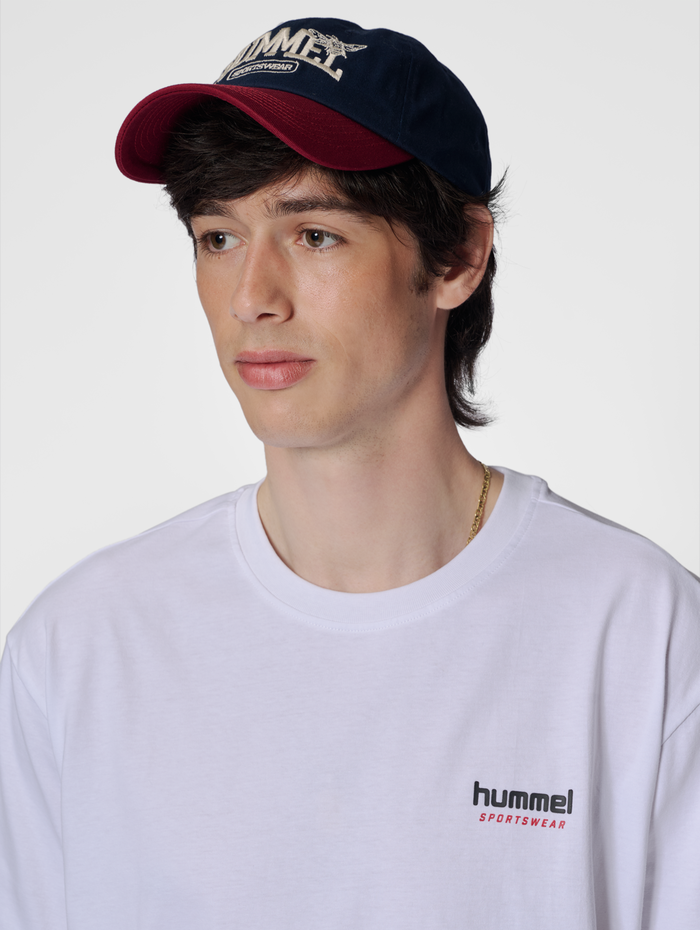 hmlBASEBALL CAP HUMMEL BEE, DRESS BLUES, model