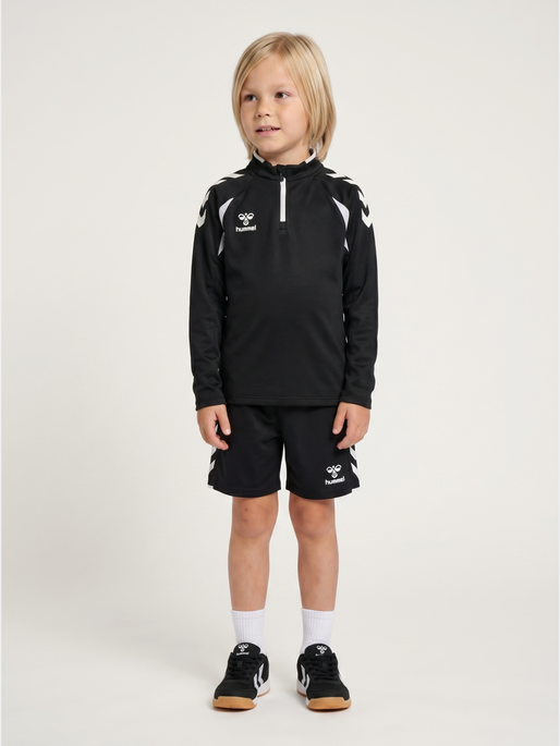 hmlCORE 2.0 WOVEN SHORTS KIDS, BLACK/WHITE, model