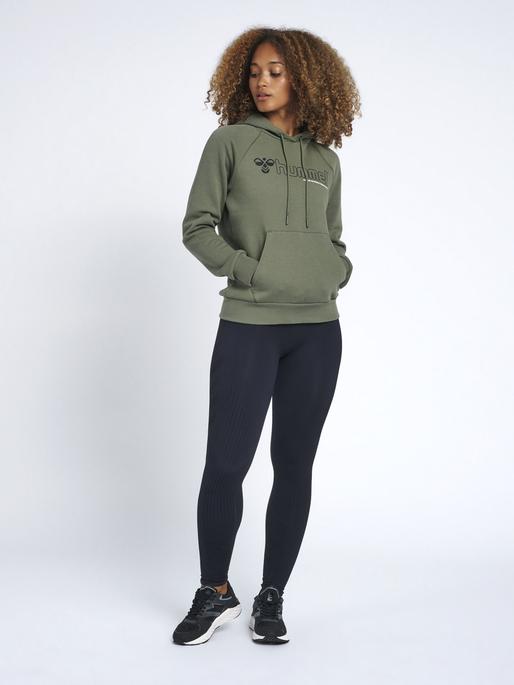 hmlNONI HOODIE, BEETLE, model