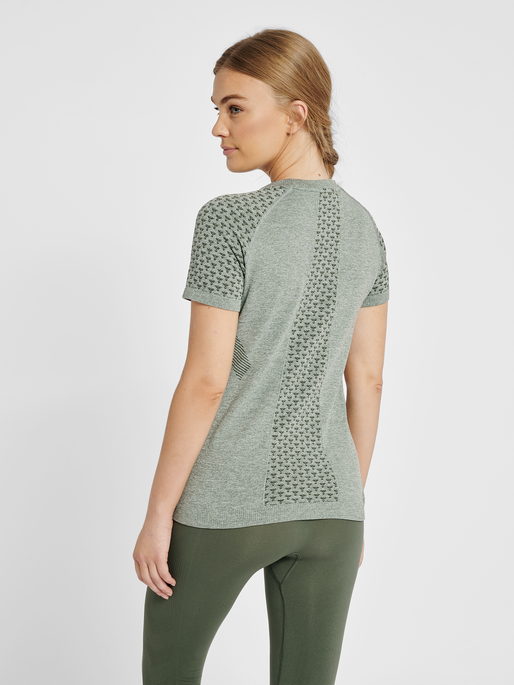 hmlCI SEAMLESS T-SHIRT, THYME MELANGE, model