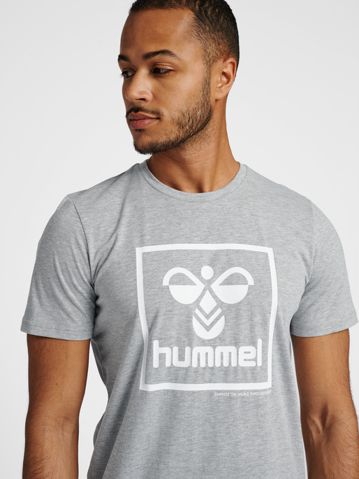 hmlISAM 2.0 T-SHIRT, GREY MELANGE, model