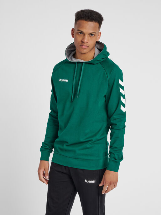 HUMMEL GO COTTON HOODIE, EVERGREEN, model