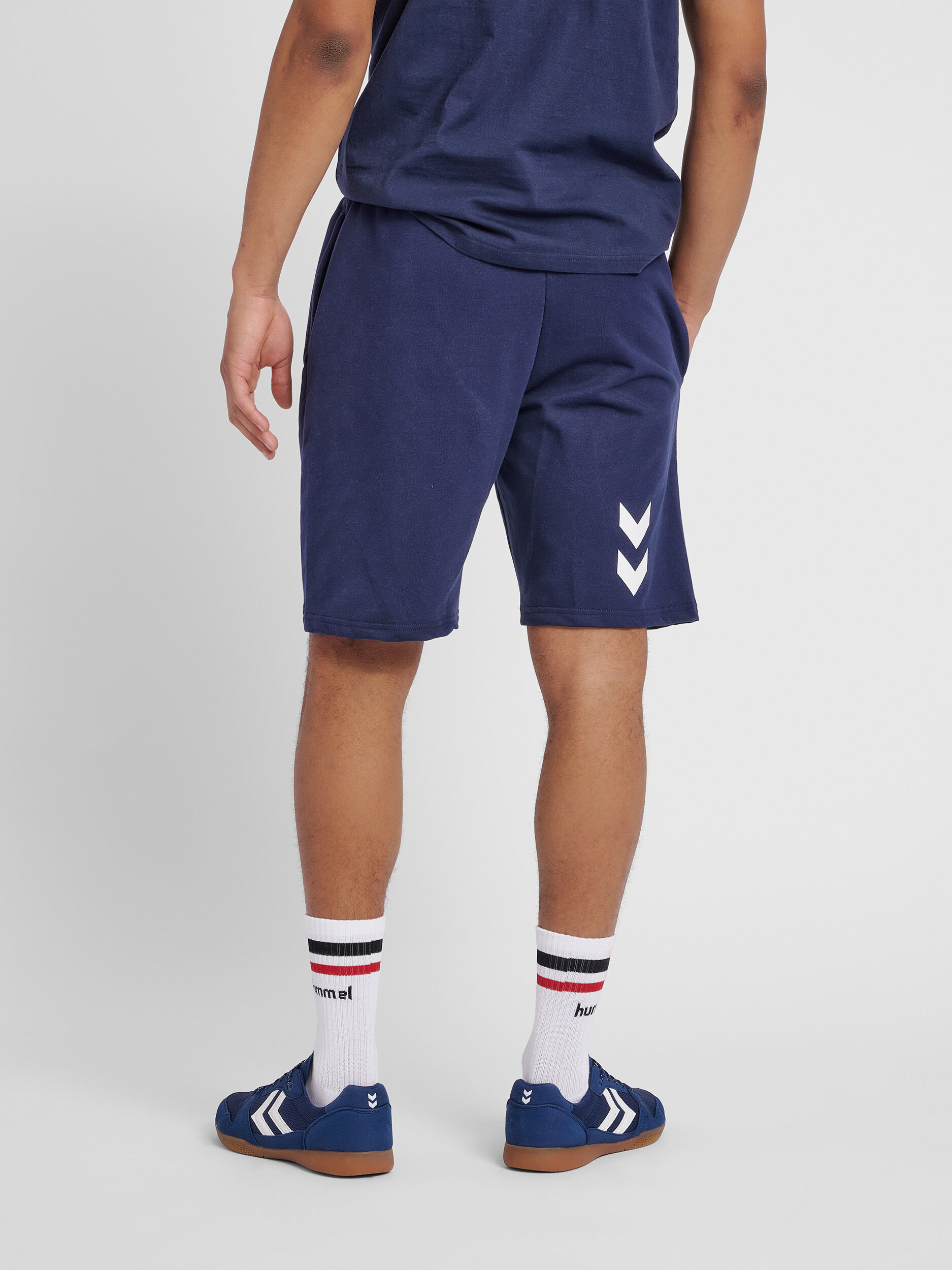 Hummel shorts shop with pockets