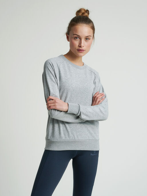 hmlNONI SWEATSHIRT, GREY MELANGE, model