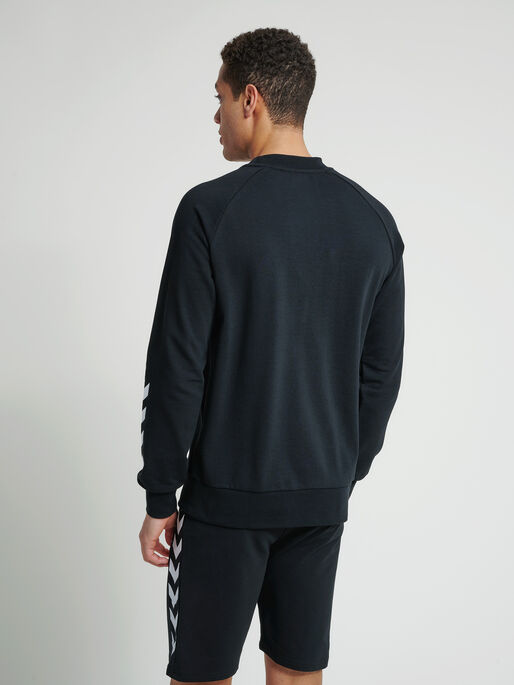 hmlISAM SWEATSHIRT, BLACK, model