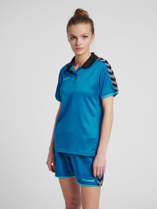 hmlAUTHENTIC WOMAN FUNCTIONAL POLO, CELESTIAL, model