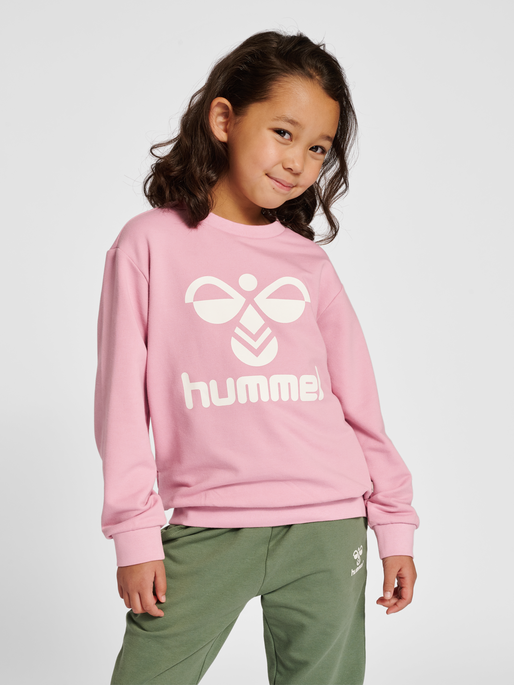 hmlDOS SWEATSHIRT, ZEPHYR, model