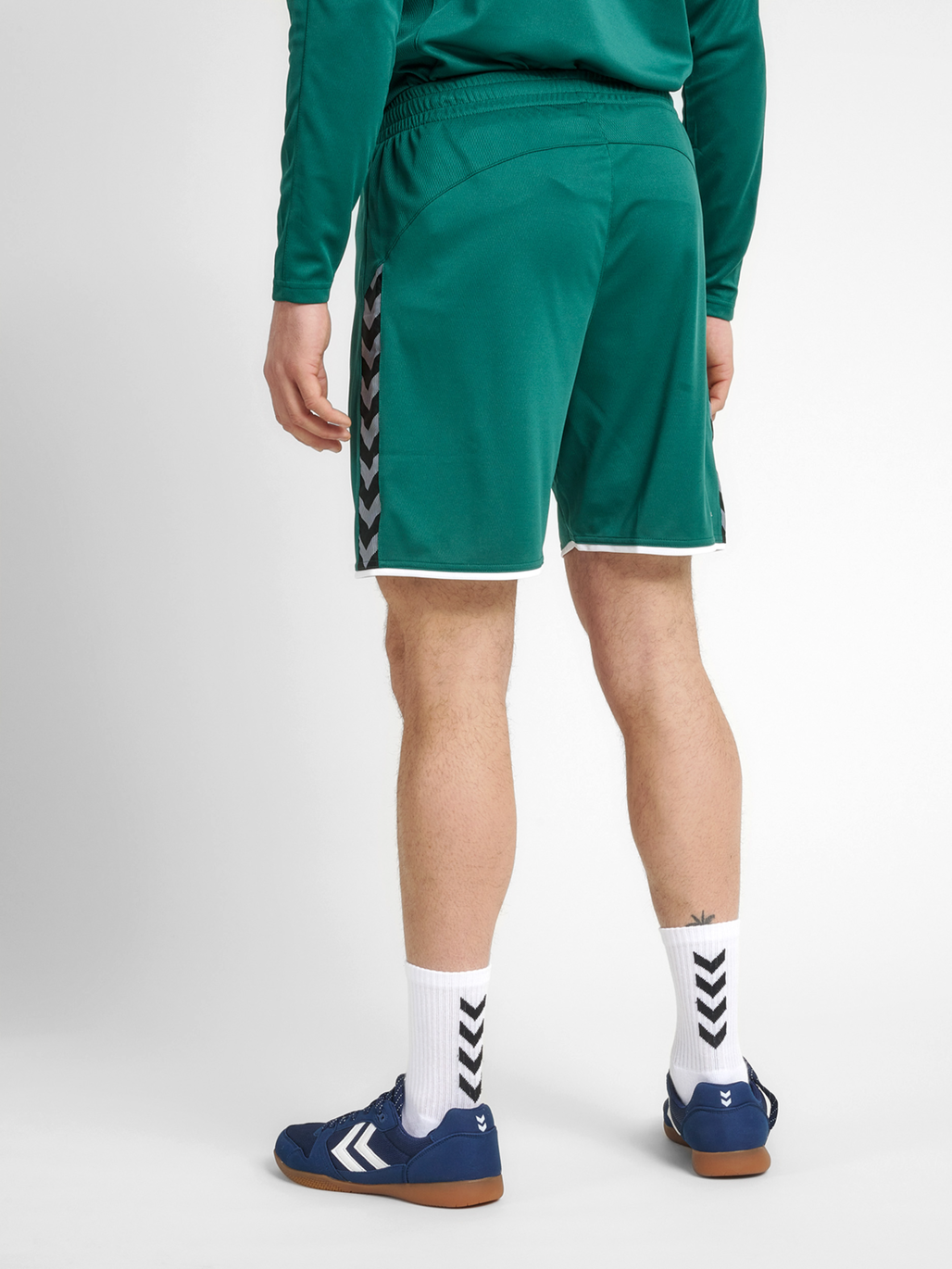 hmlAUTHENTIC POLY SHORTS, EVERGREEN, model