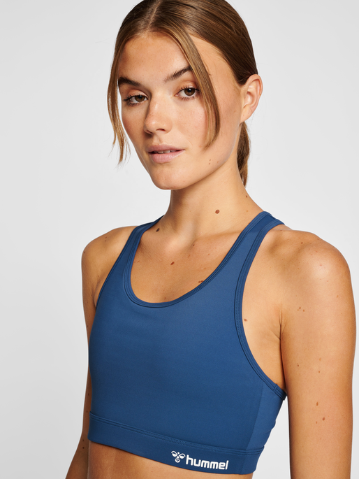 hmlMT ACTIVE SPORTS BRA, INSIGNIA BLUE, model