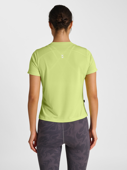 hmlPULSE WORKOUT W T-SHIRT S/S, SHADOW LIME, model