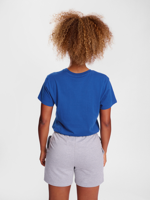 hmlGO 2.0 T-SHIRT S/S WOMAN, TRUE BLUE, model