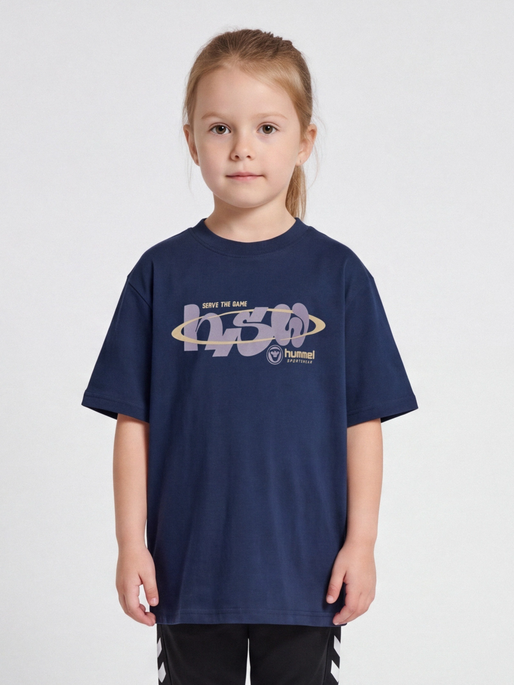 hmlJR LOOSE T-SHIRT S/S HS GRAPHIC, DRESS BLUES, model