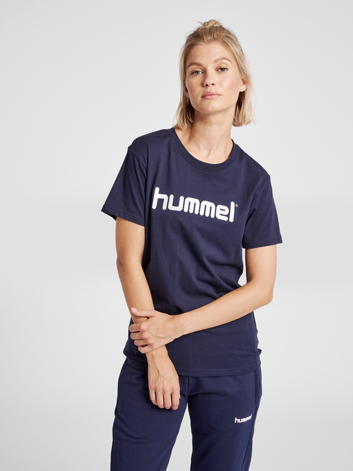 HMLGO COTTON LOGO T-SHIRT WOMAN S/S, MARINE, model