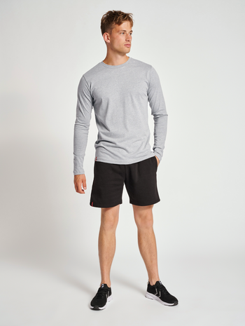 hmlRED HEAVY T-SHIRT L/S, GREY MELANGE, model