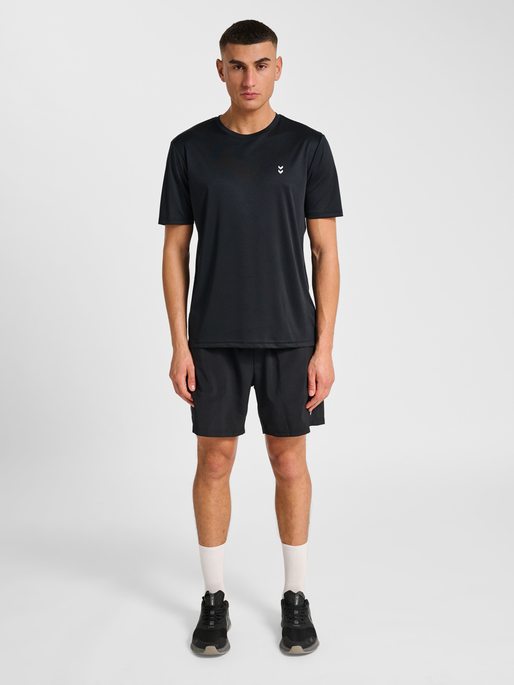 hmlPULSE TRAINING  T-SHIRT S/S, BLACK hmlPULSE TRAINING  T-SHIRT S/S, BLACK, model