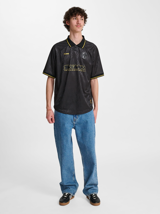 hmlLOOSE BAY SOCCER JERSEY S/S, BLACK, model