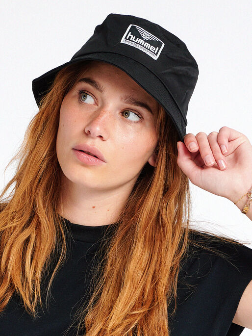 hmlVEJR HAT, BLACK, model